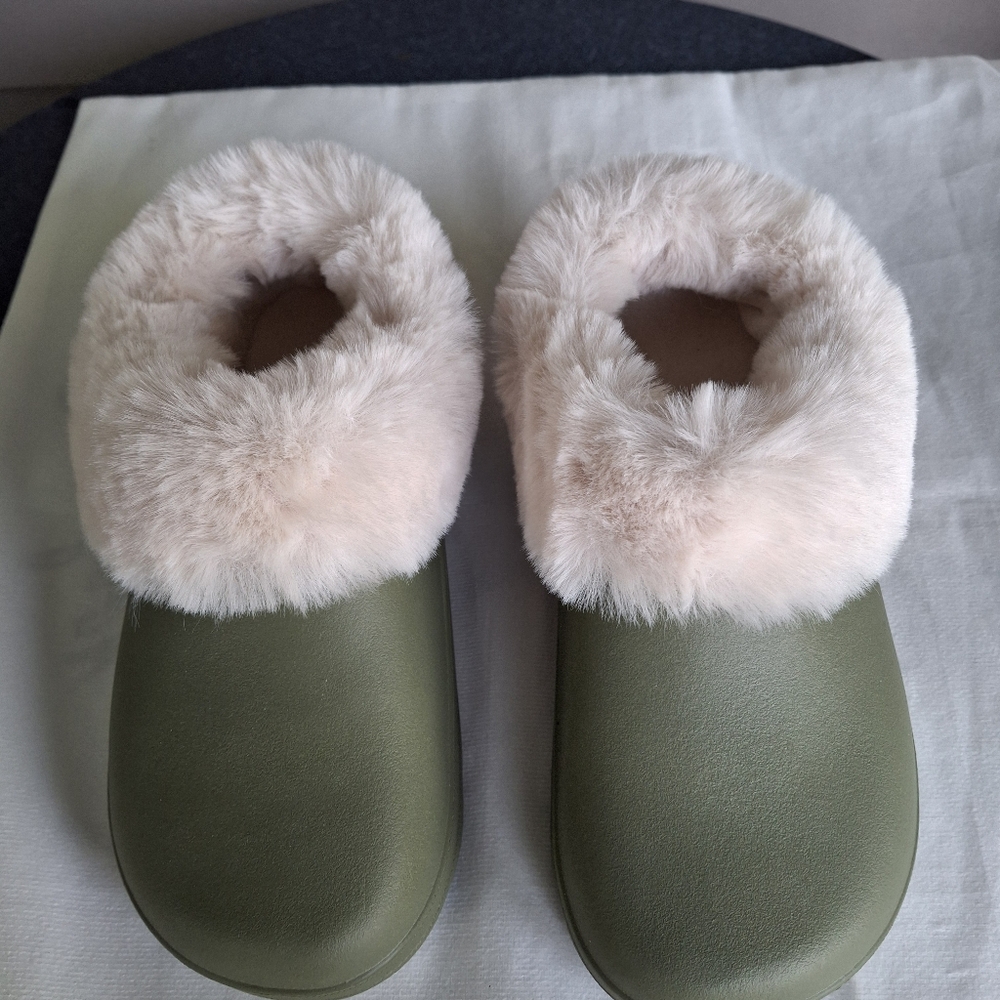 Totes Waterproof Shoes Size 6